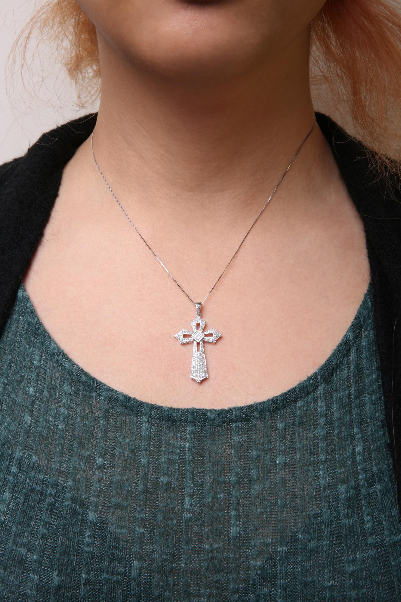 .925 Sterling Silver 1.00 Cttw Diamond Fleur De Lis Cross Pendant Necklace 18"