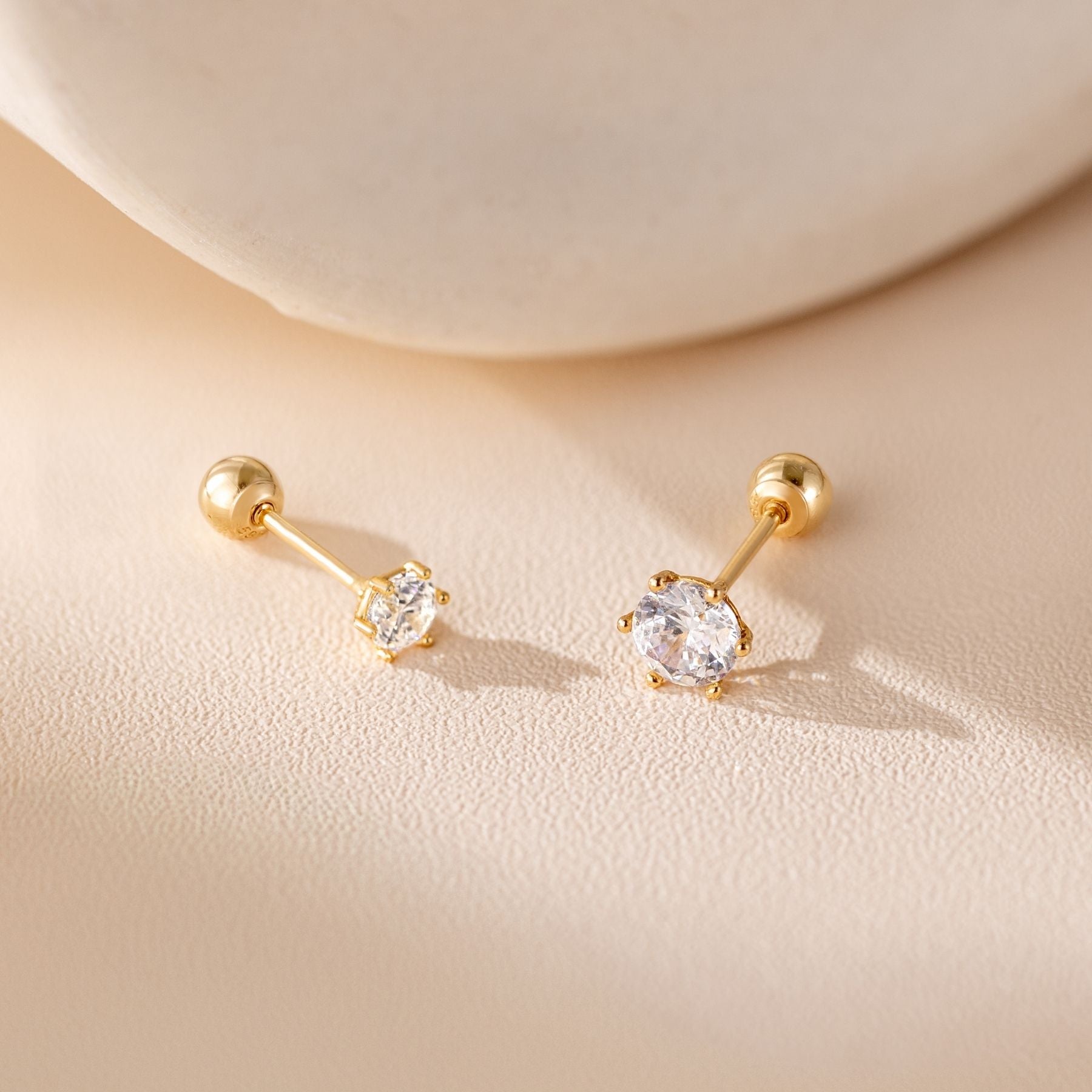 14K (58.5%) SOLID GOLD 6 PRONG PIERCING